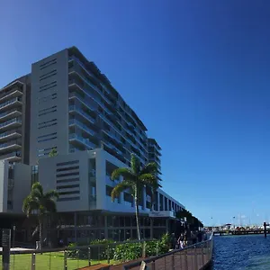 cairns-luxury-apartments.cairnshotels4all.com/